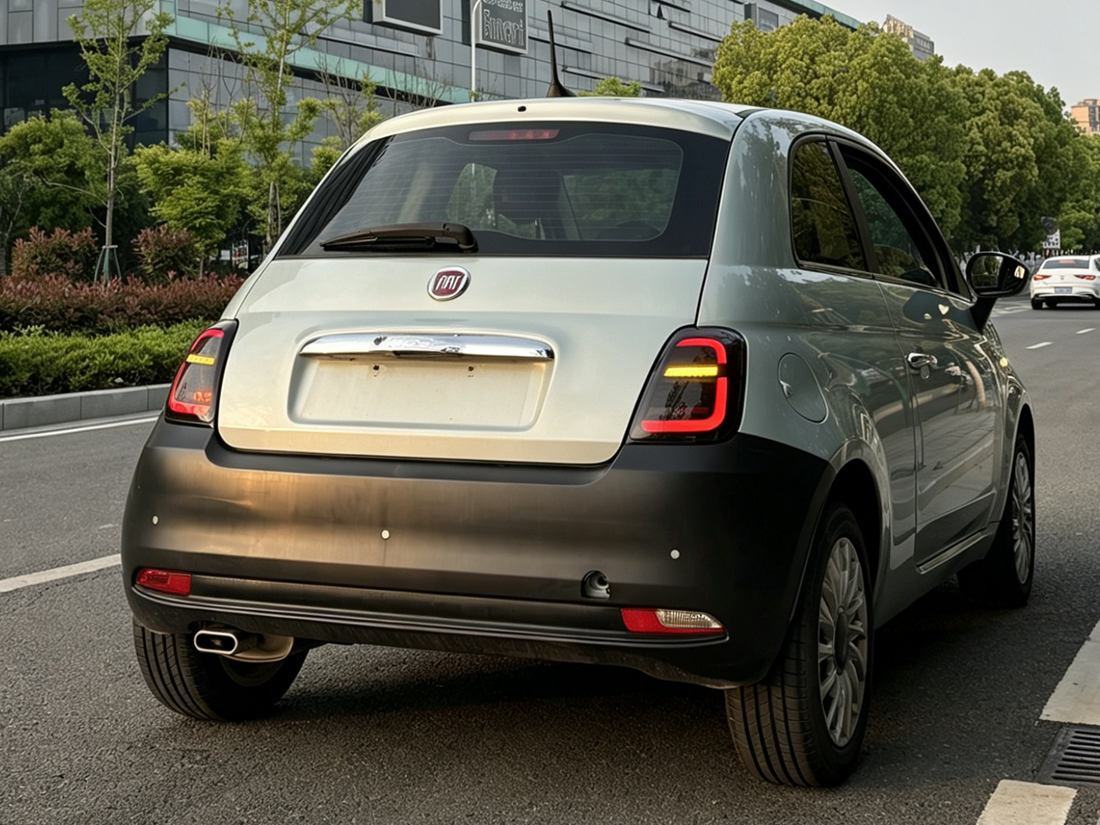 One set of LED tail lights for 2012-2019 Fiat 500 Abarth North America version